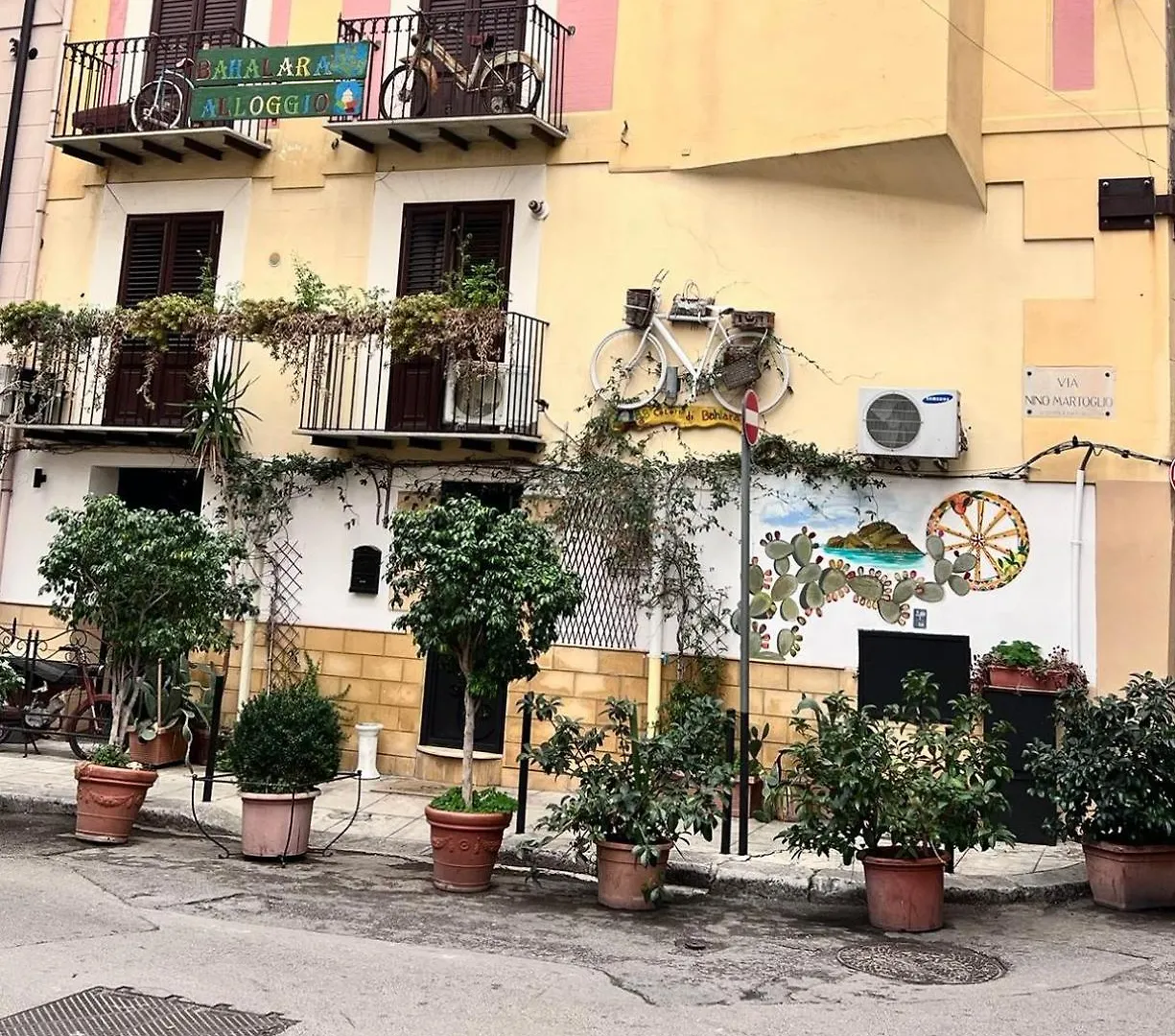 Bahalara Alloggio Palermo 2*,  Italy